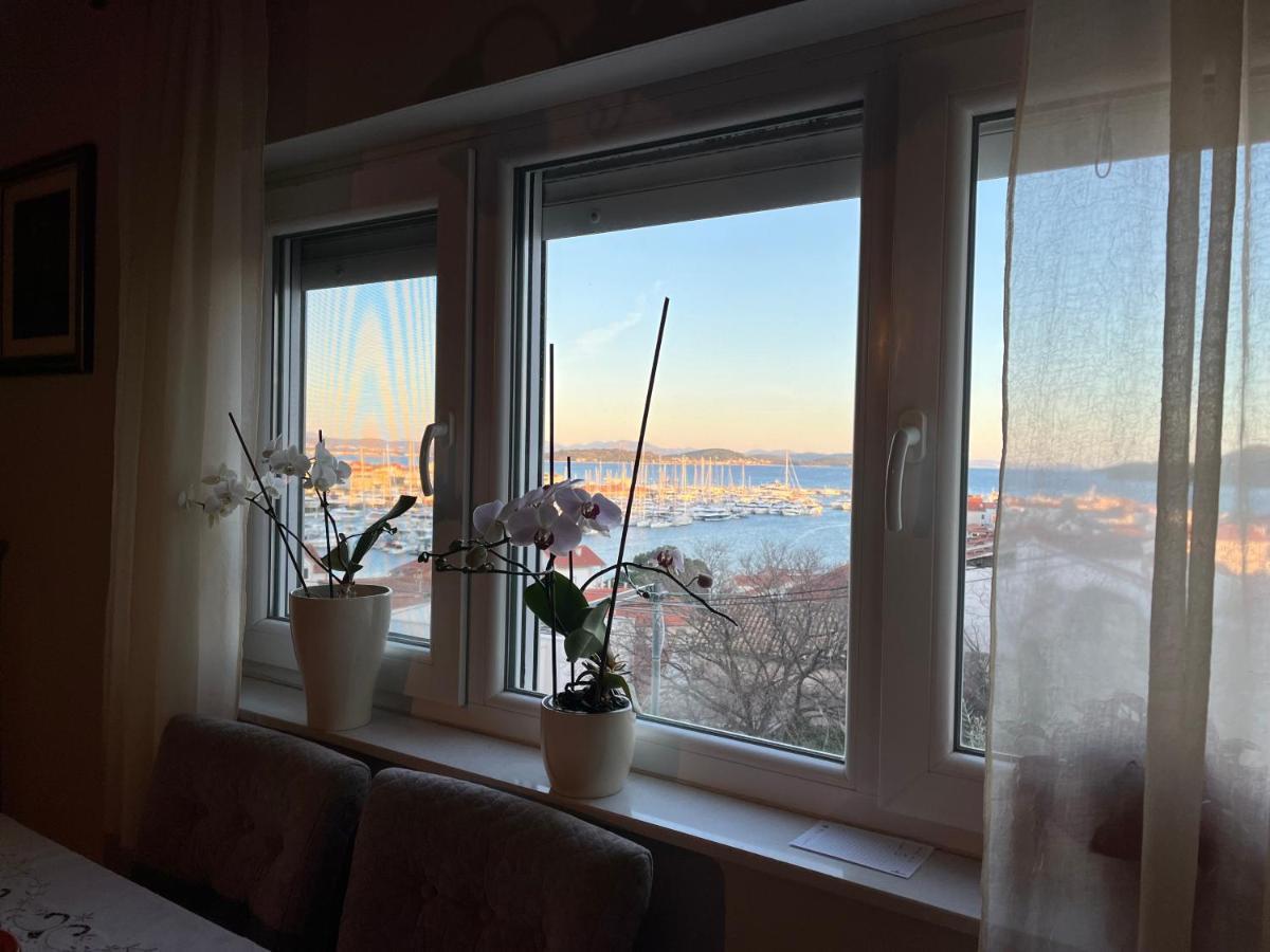 Apartman Lusy Tribunj  Luaran gambar